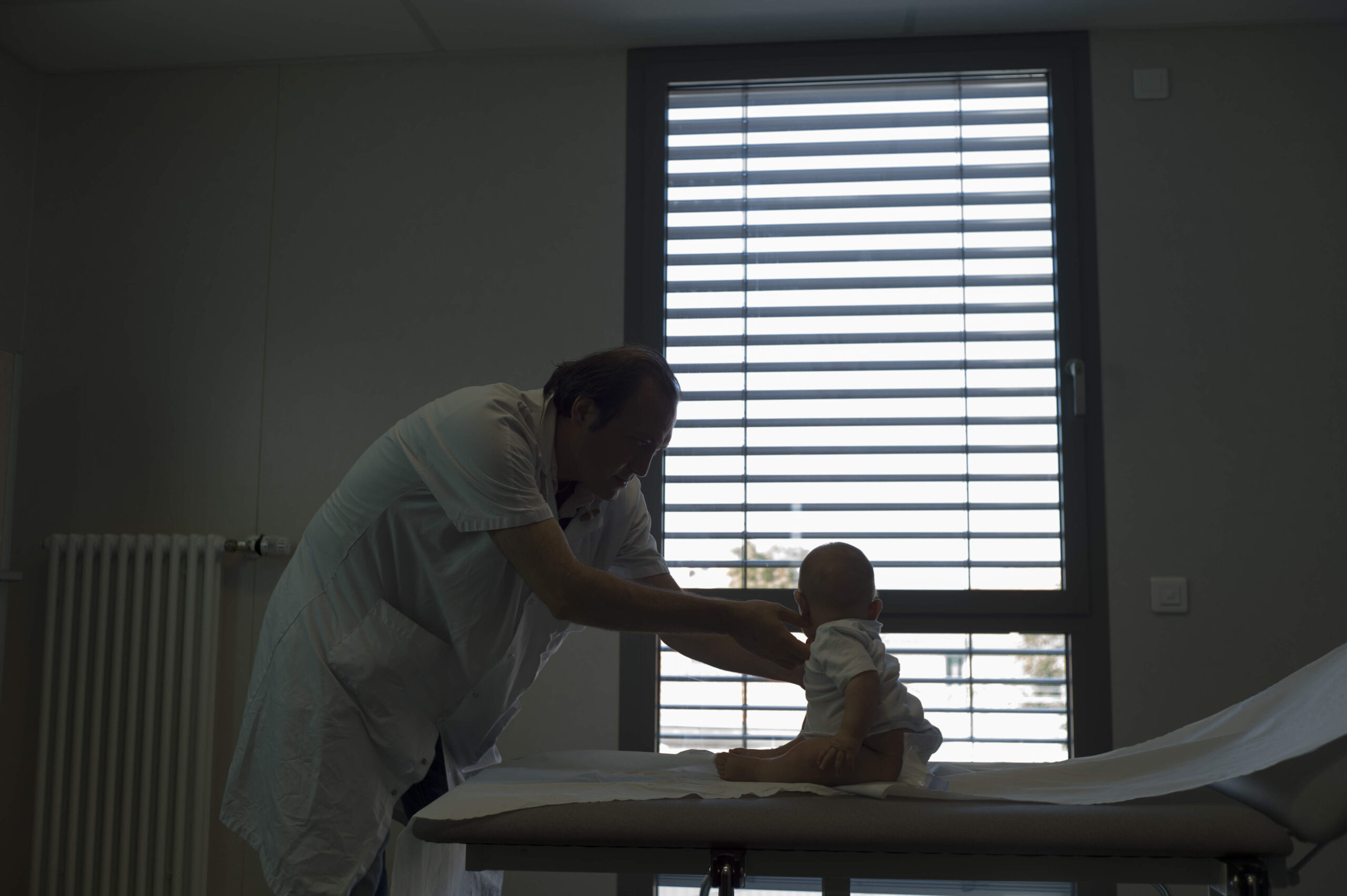 The baby only had chickenpox. But then she suddenly stopped breathing