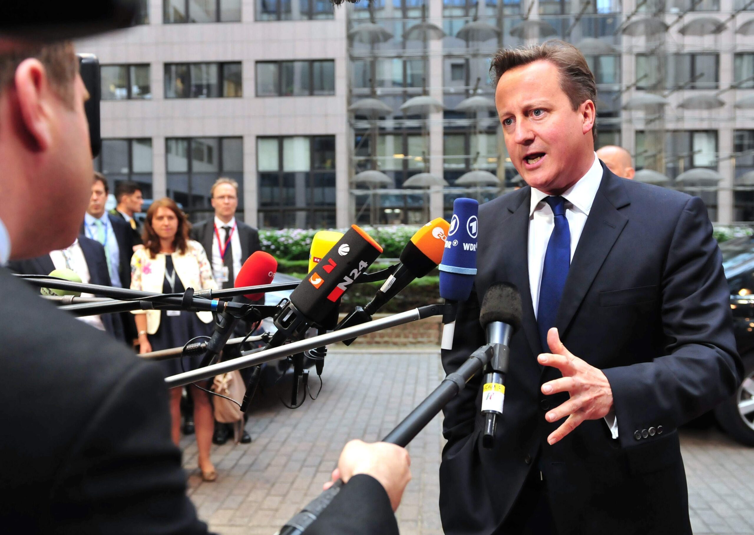 Cameron is running out of time to show that he is serious about keeping Britain in the EU