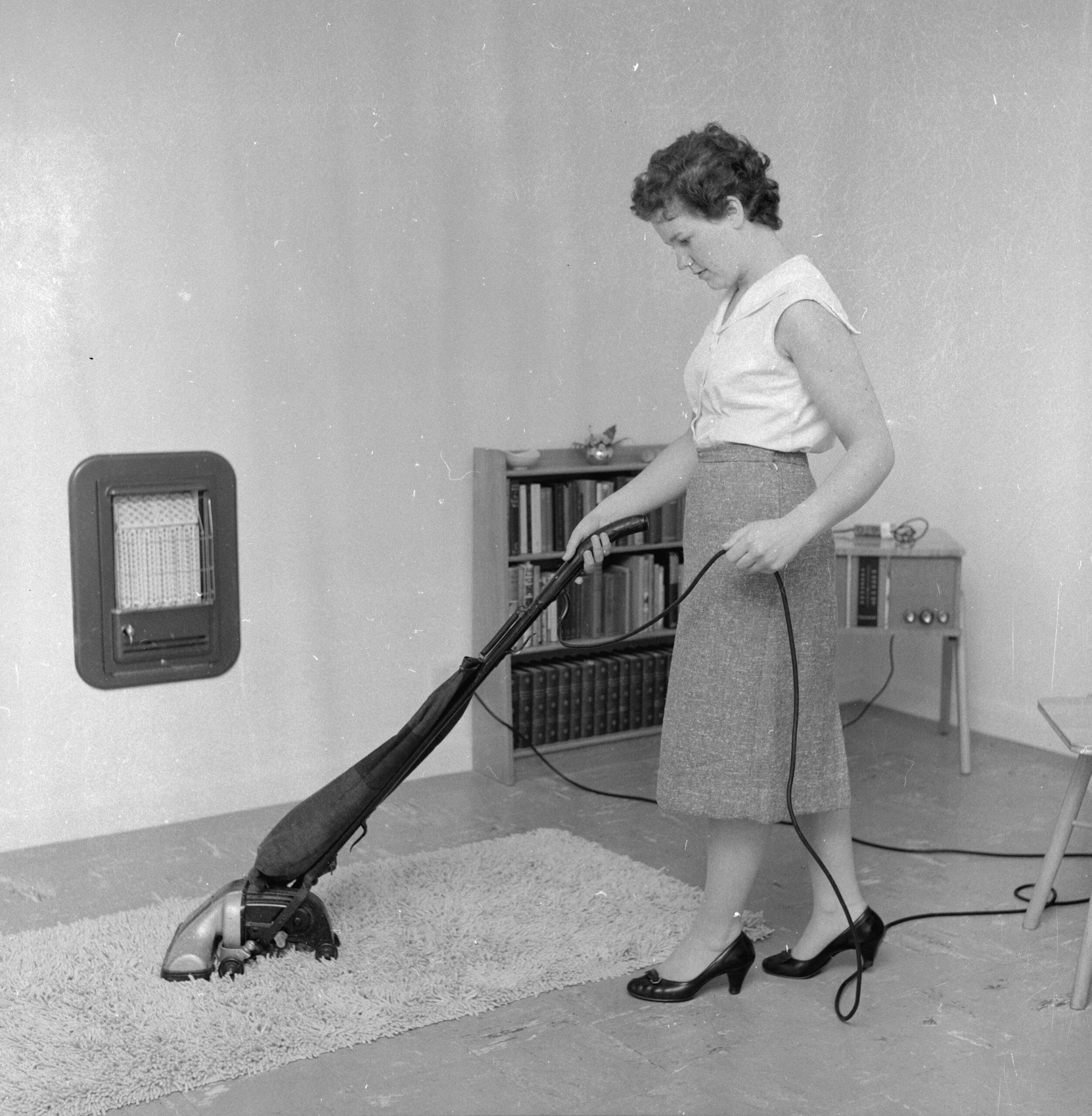 Sheâ?Ts driven 475 miles to meet me, and quickly gets handy with my vacuum cleaner