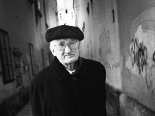 Jürgen Habermas: a critical life