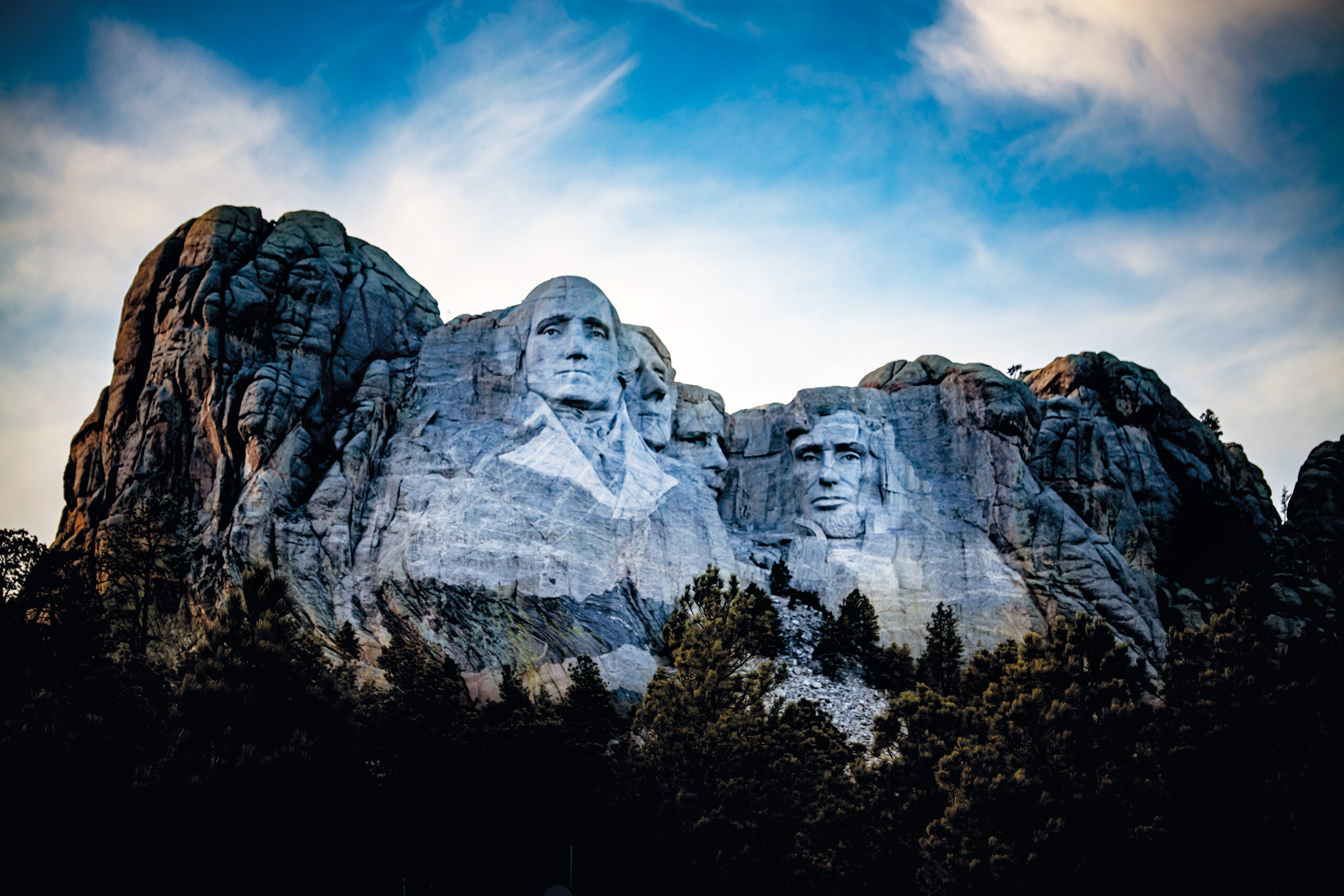 Fallus ustidagi odam