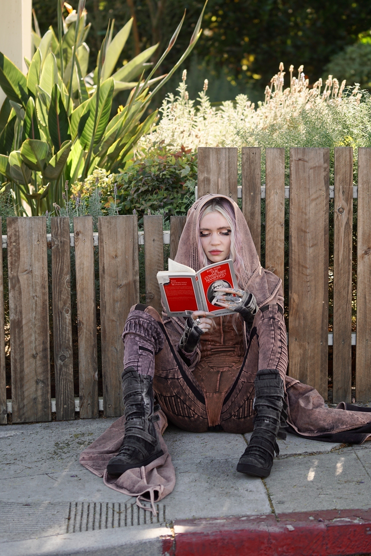 Grimes, the Communist Manifesto and the literary celebrity photoshoot - New  Statesman