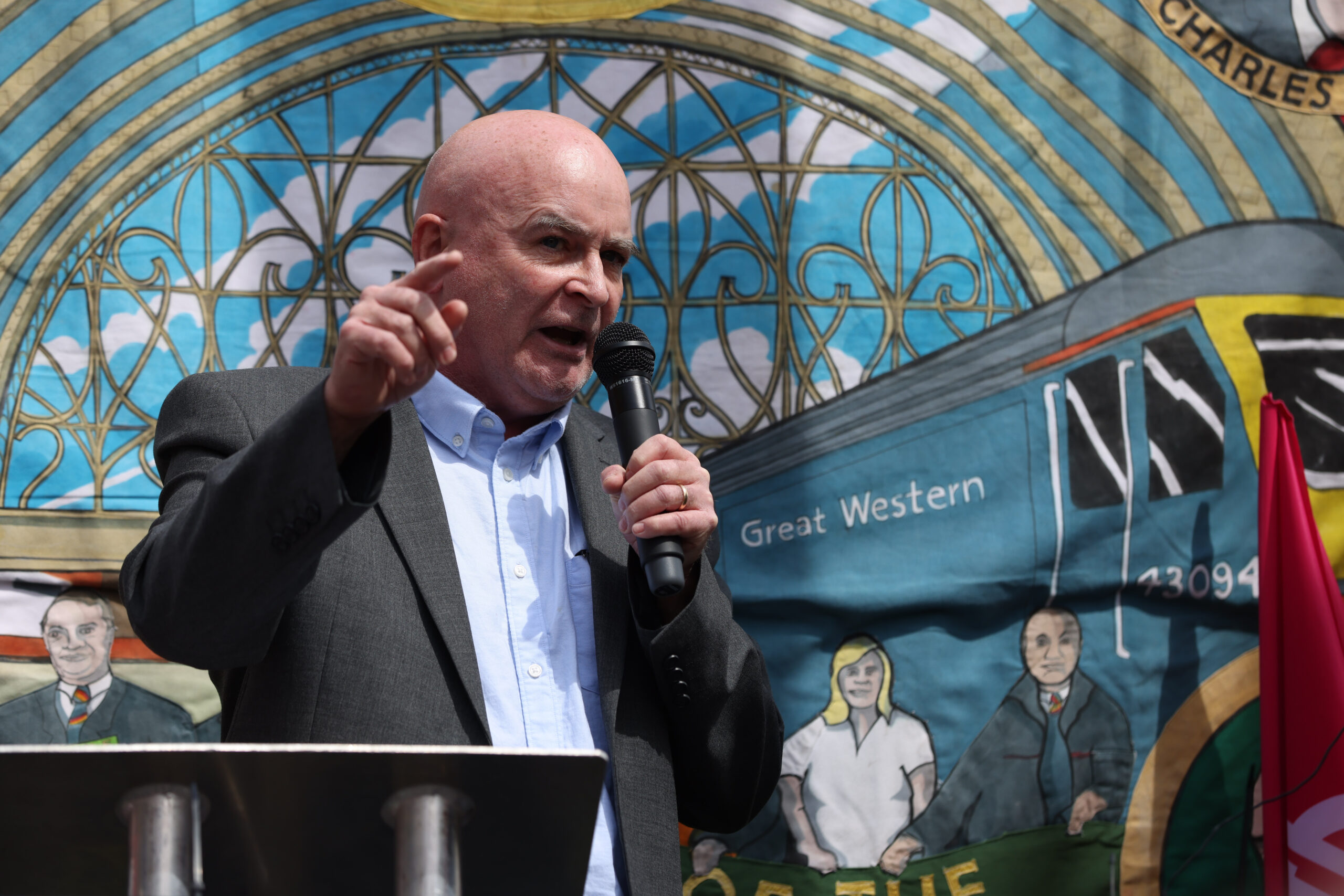 Mick Lynch: there's a "corrupt" relationship between the government and train operators