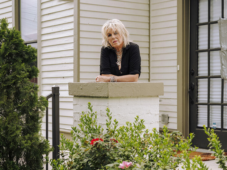 Lucinda Williams: “Poor women? After a while that becomes ridiculous”