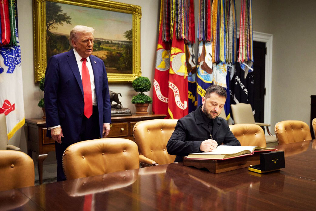 Trump reverses course on Ukraine, again