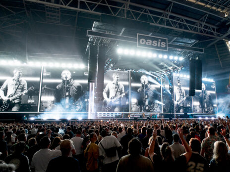 Oasis live is everything music is meant to be about