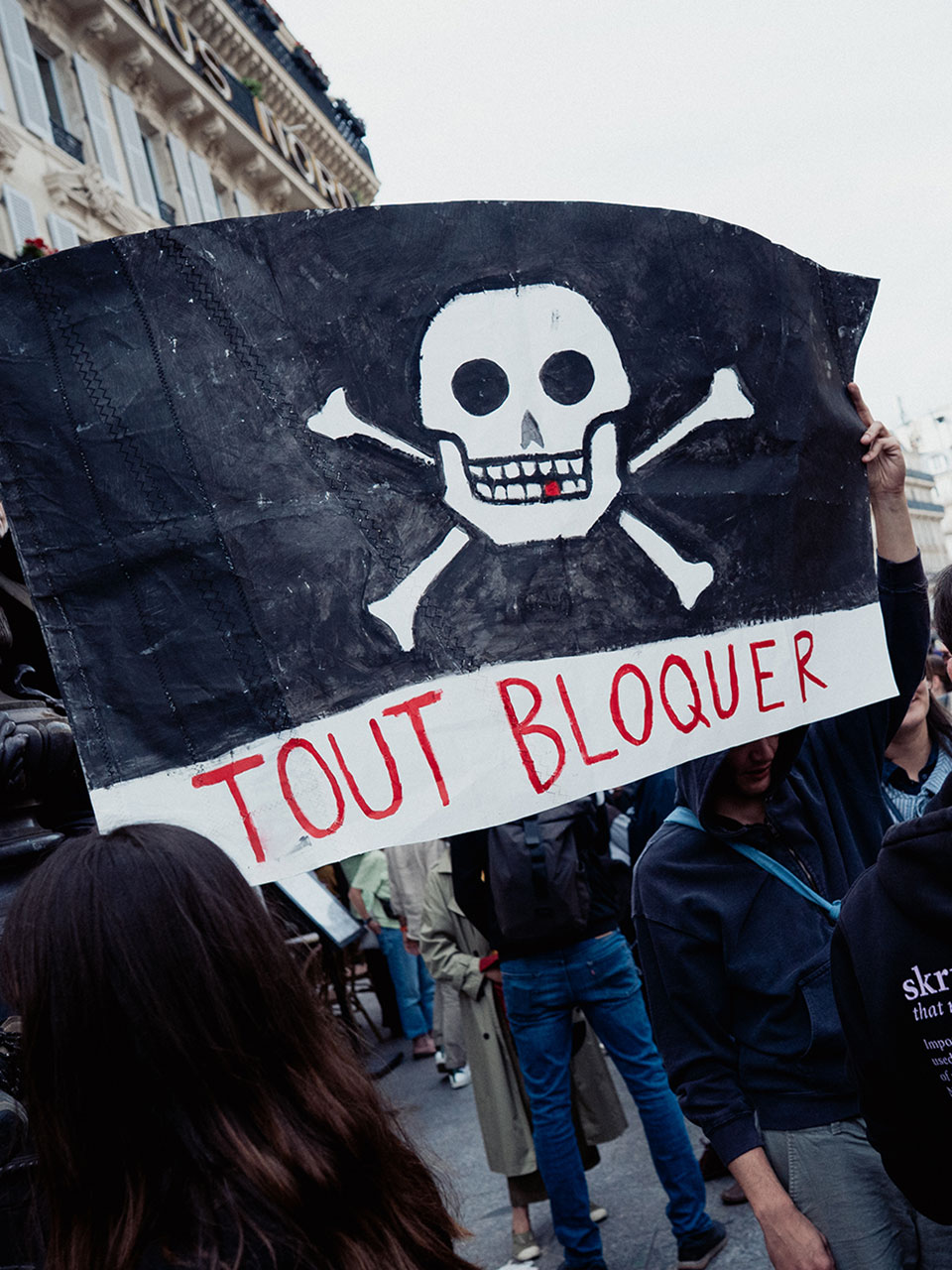 “Block Everything” takes France by storm