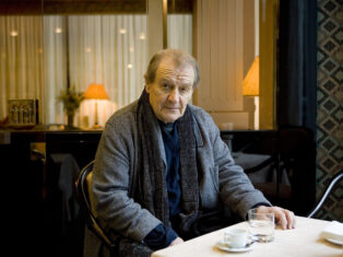 Tony Harrison saw Britain’s “dreadful schism”