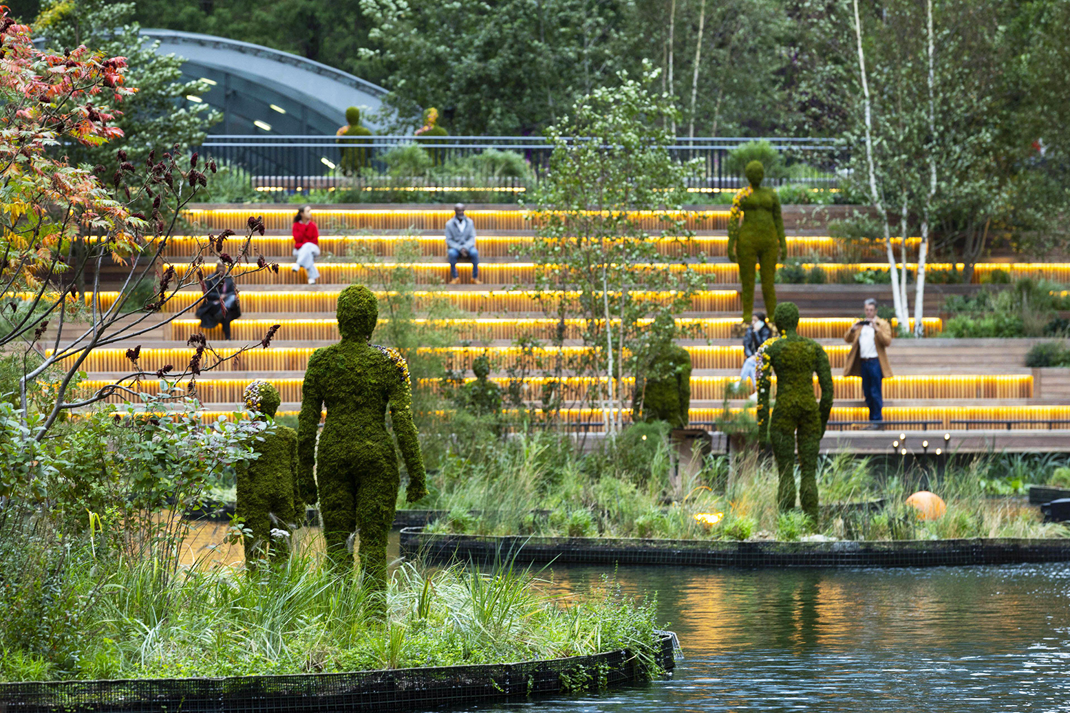 Cold-water swimming with Canary Wharf bankers