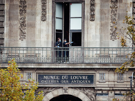 How to sell priceless stolen jewels