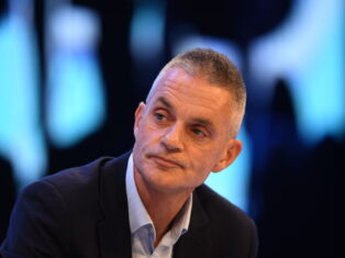 Tim Davie to resign as BBC director general