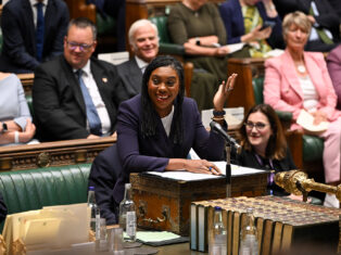 PMQs review: Labour briefing wars hand Kemi Badenoch an easy win