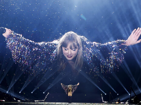 Taylor Swift is bad at this Taylor Swift is bad at this