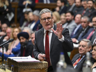 PMQs: Christmas cracker jokes fail to revive Keir Starmer