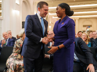 Kemi Badenoch sacks Robert Jenrick for "plotting"