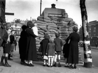 Time-travelling angels in the Blitz