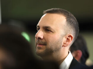 Exclusive: Greens to ditch "normal" childbirth policy