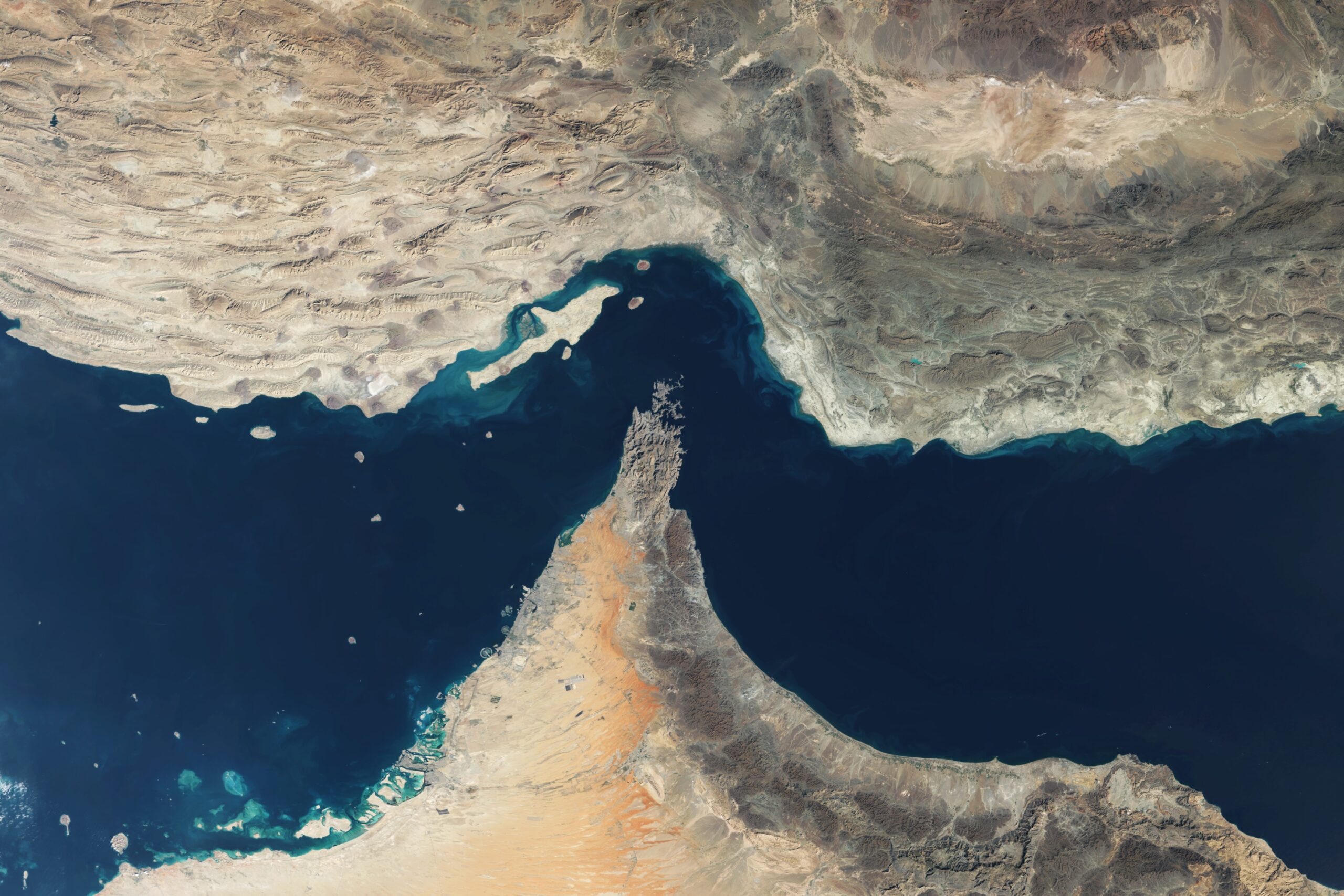 The Strait of Hormuz: Iran's oil weapon
