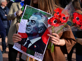 Inside the court of Iran's opposition leader