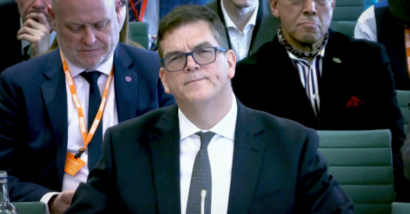 Olly Robbins reveals “constant pressure” from No 10 over Mandelson