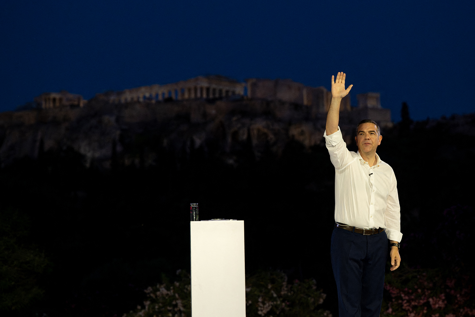 Alexis Tsipras has found another left to break