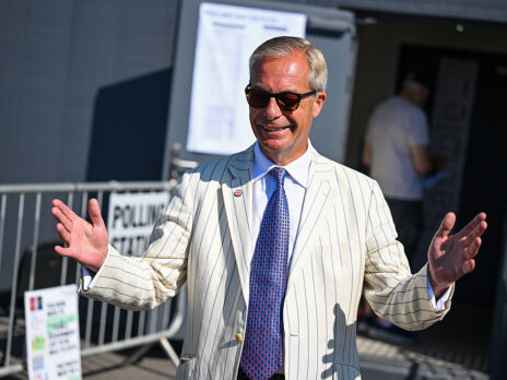 Nigel Farage wins in Clacton, but shuns the “nobodies”