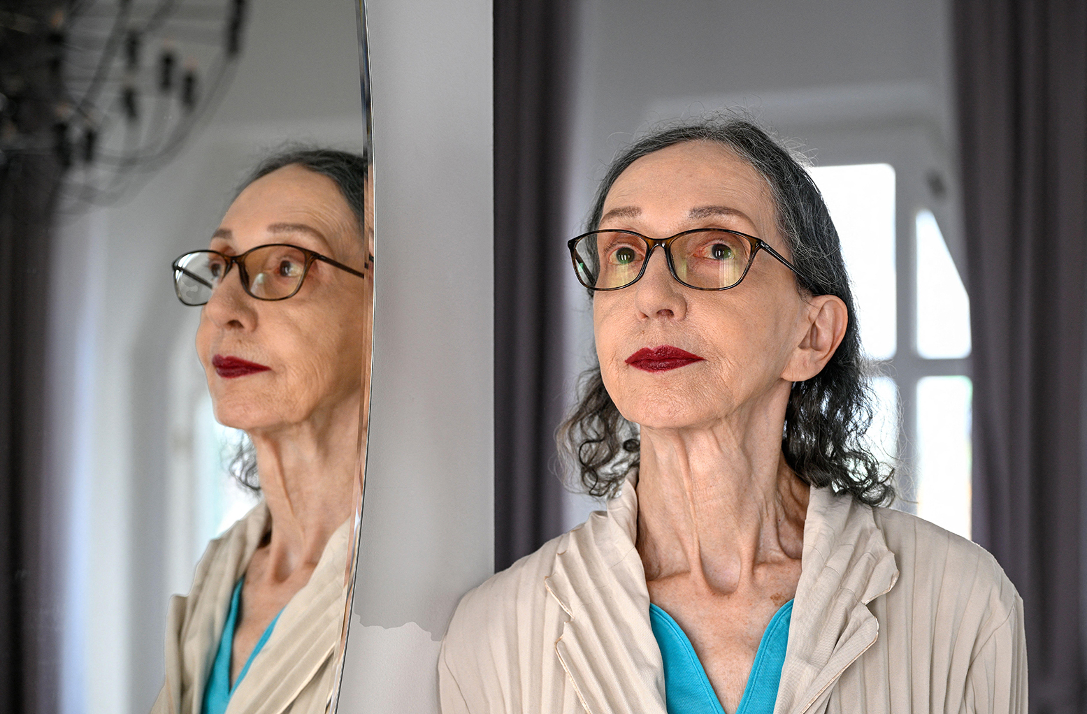 Joyce Carol Oates contradicts herself